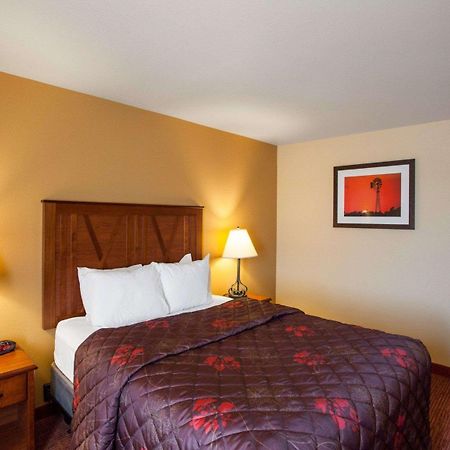 Rodeway Inn & Suites Phillipsburg Buitenkant foto