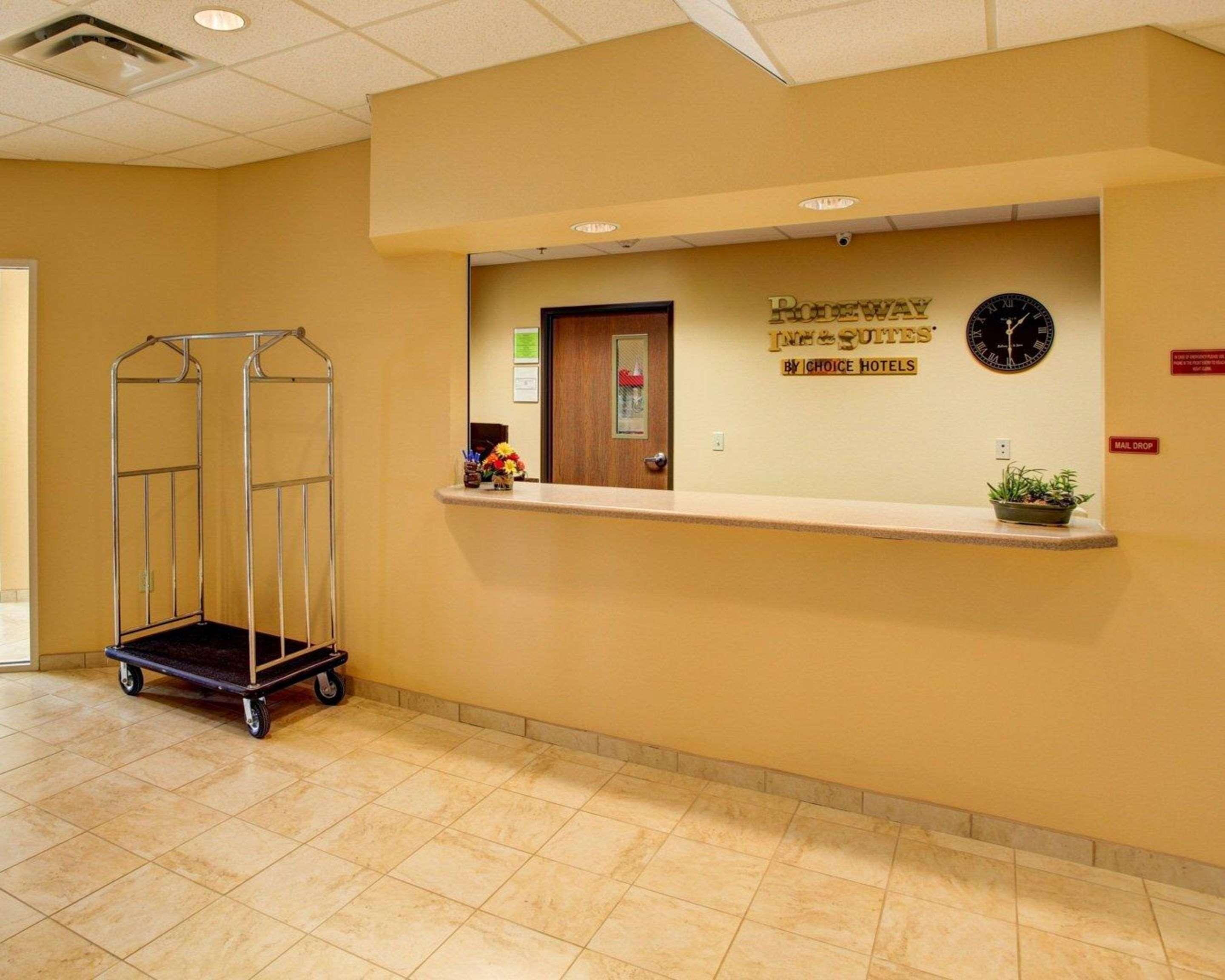 Rodeway Inn & Suites Phillipsburg Buitenkant foto