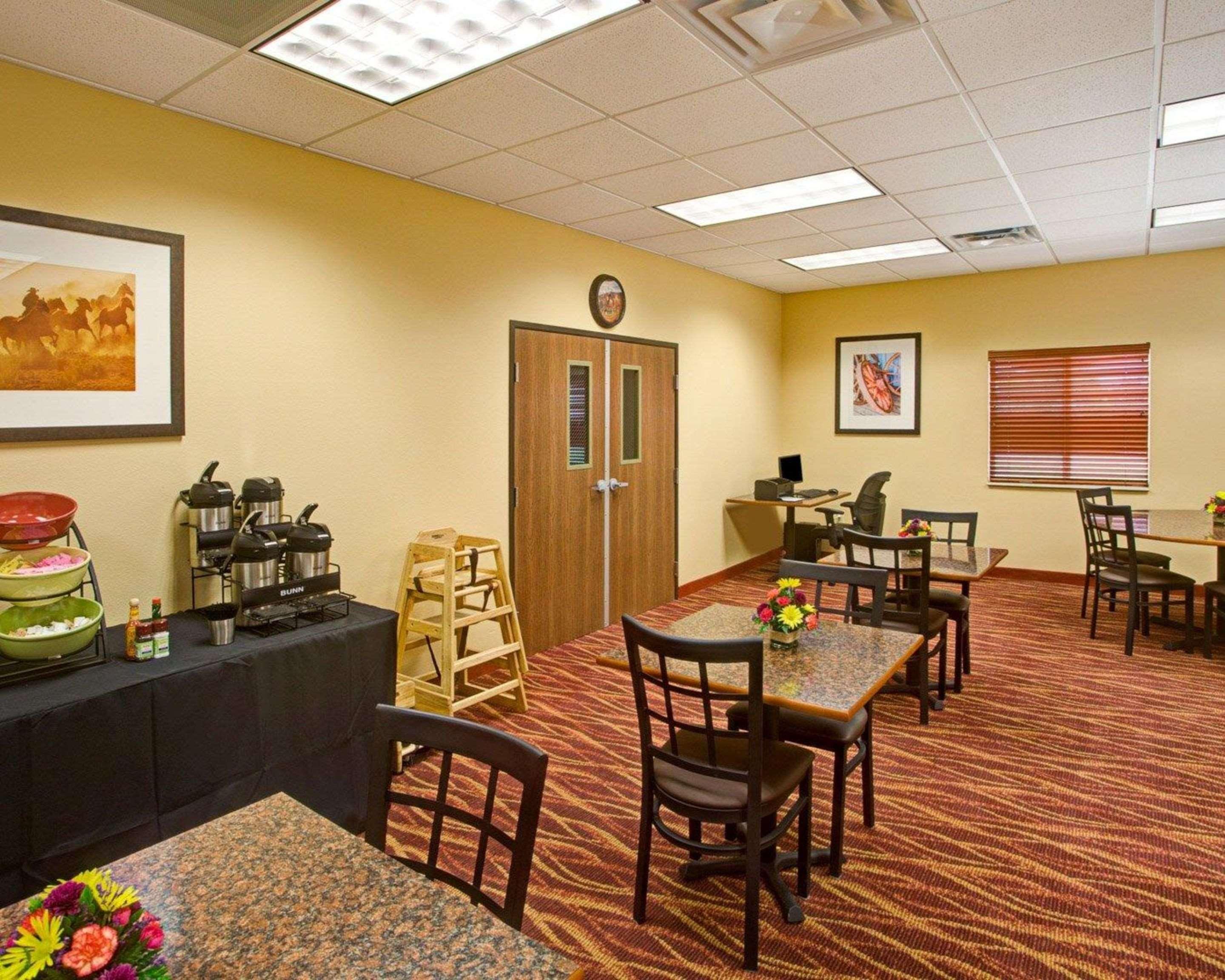 Rodeway Inn & Suites Phillipsburg Buitenkant foto