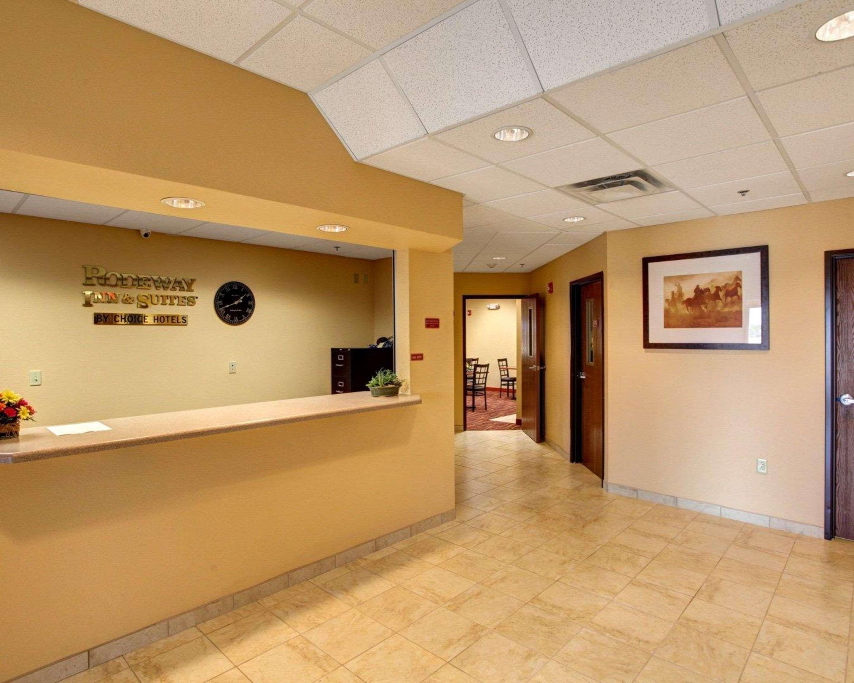 Rodeway Inn & Suites Phillipsburg Buitenkant foto