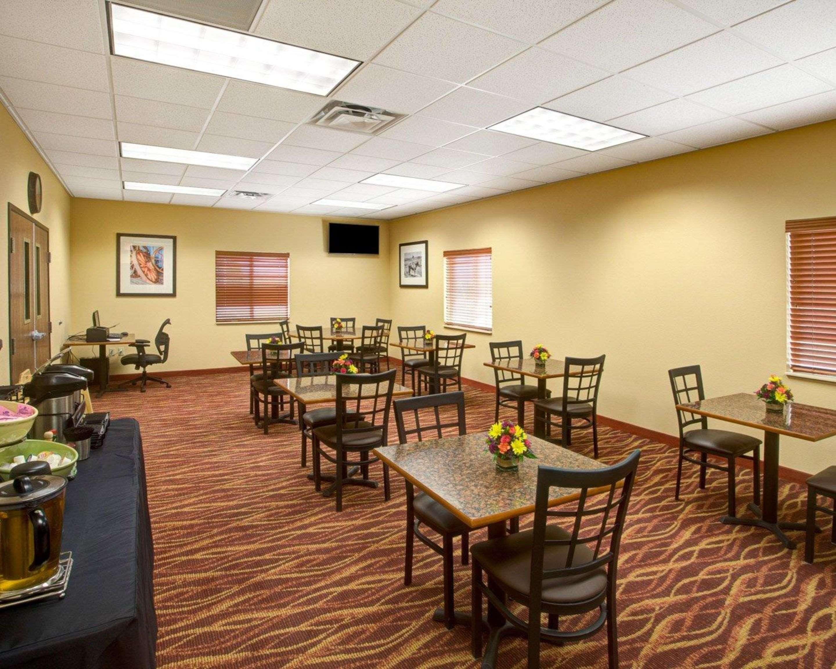Rodeway Inn & Suites Phillipsburg Buitenkant foto