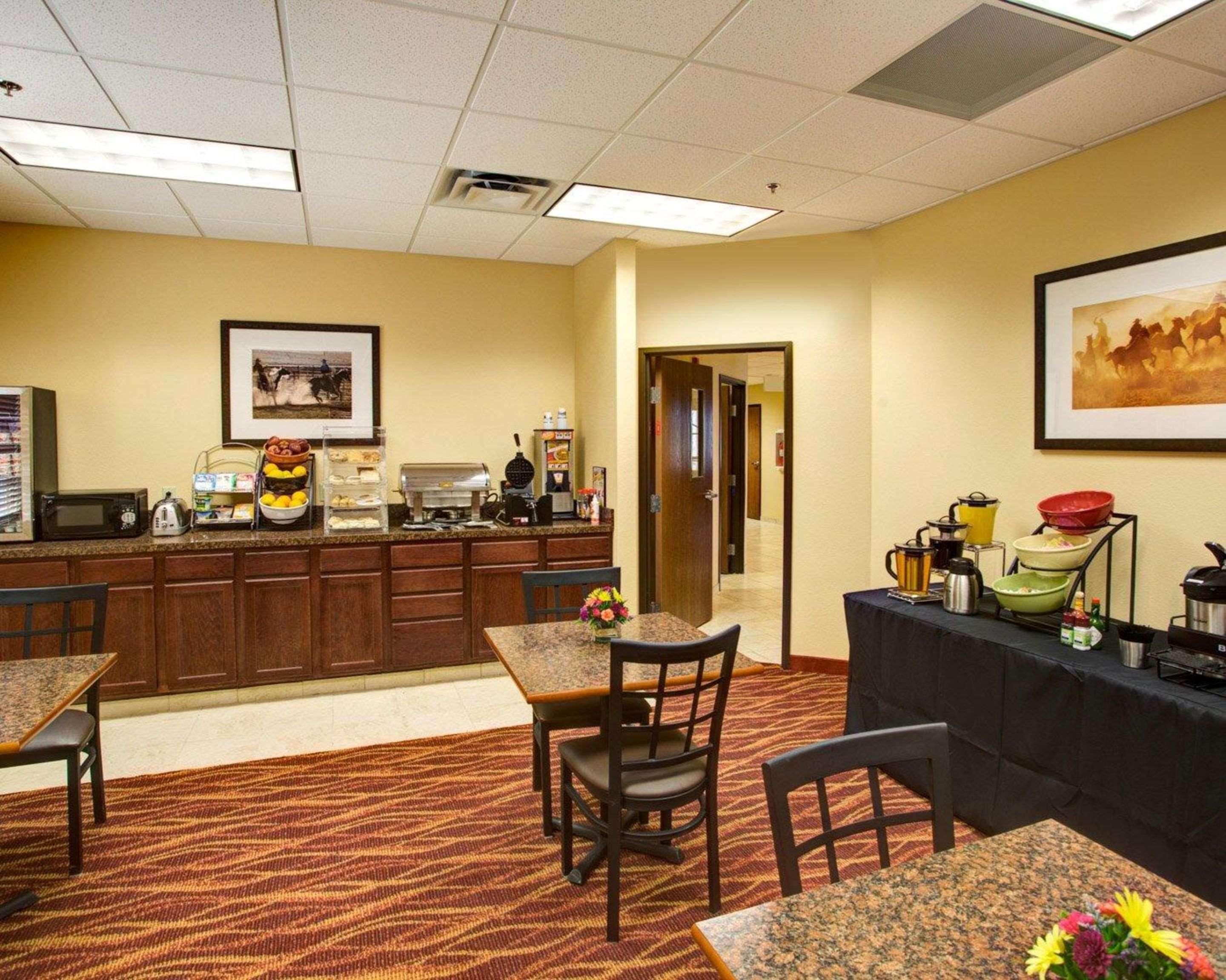 Rodeway Inn & Suites Phillipsburg Buitenkant foto