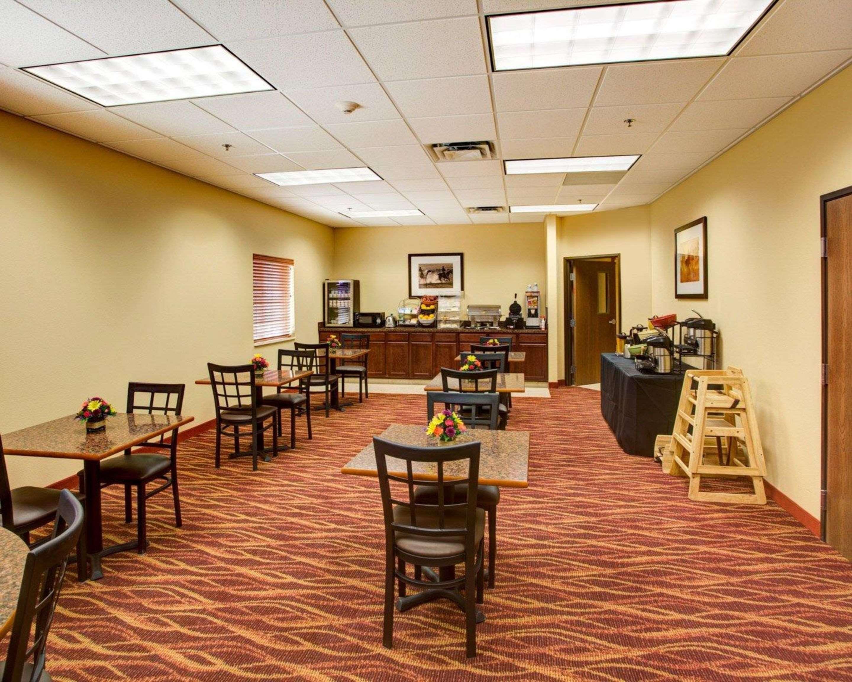 Rodeway Inn & Suites Phillipsburg Buitenkant foto