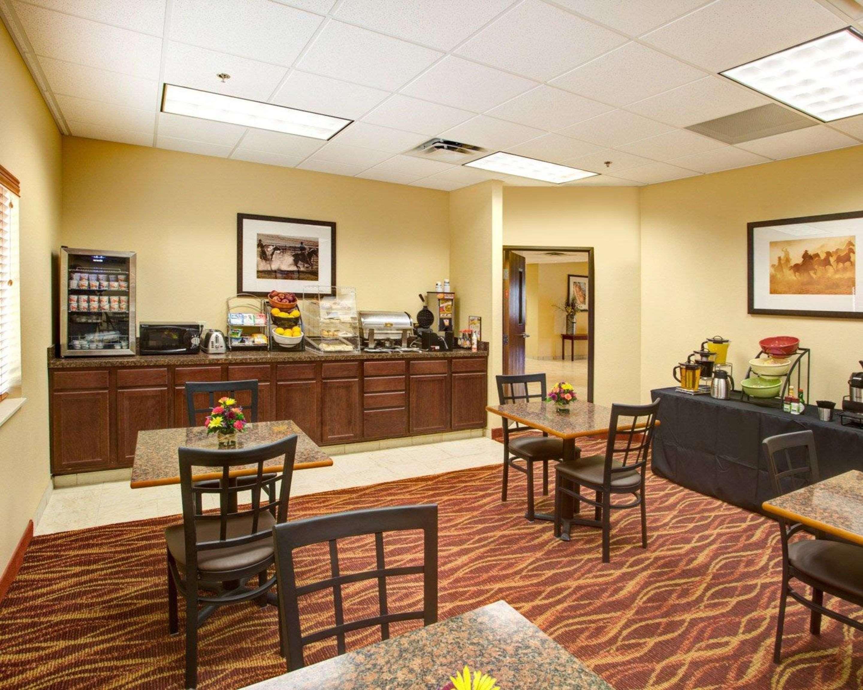 Rodeway Inn & Suites Phillipsburg Buitenkant foto