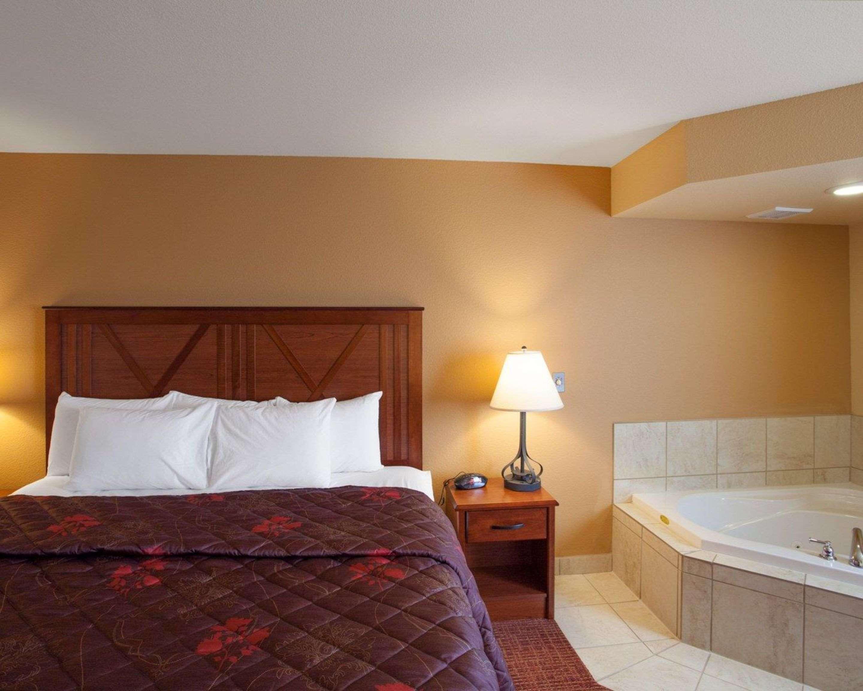Rodeway Inn & Suites Phillipsburg Buitenkant foto