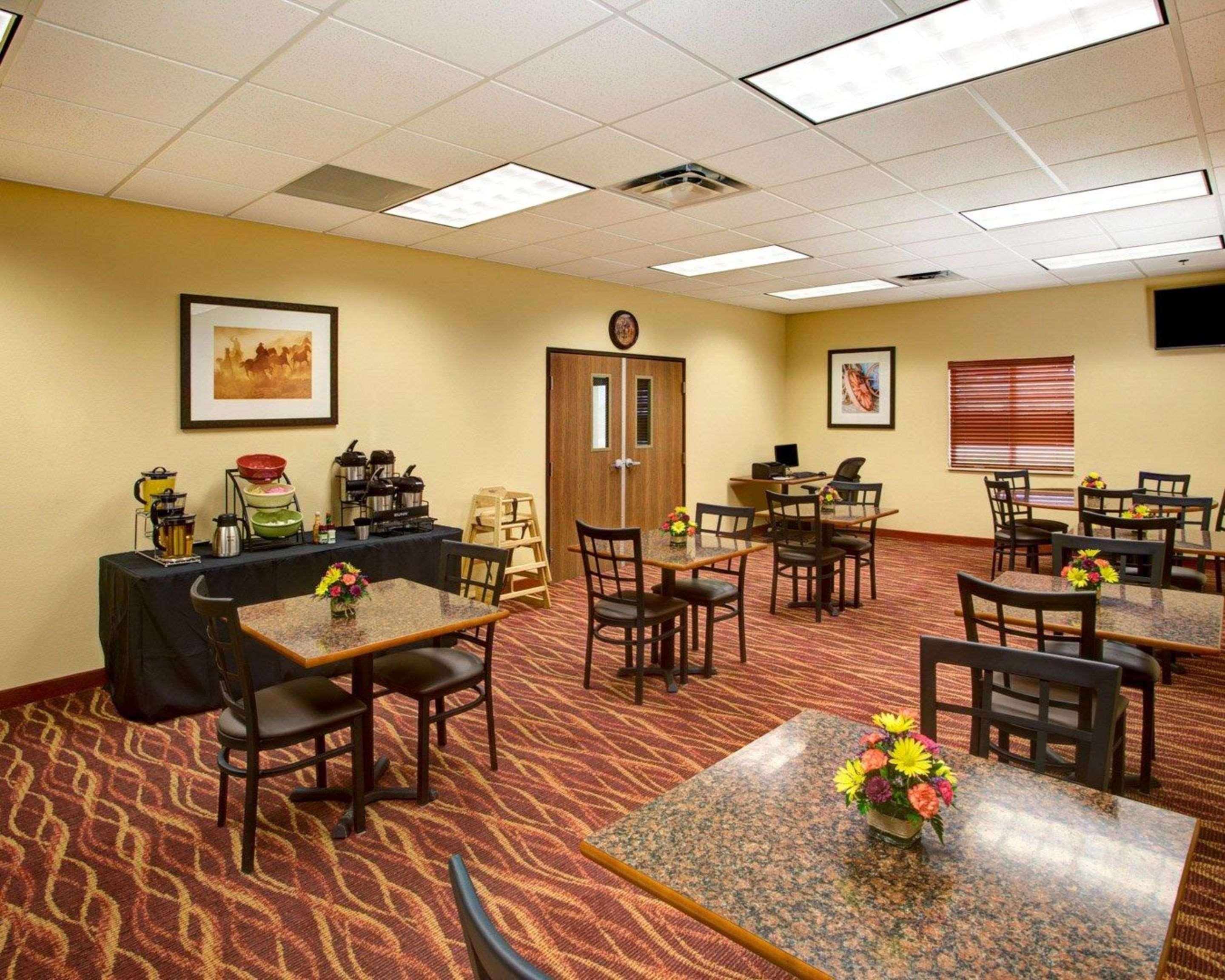 Rodeway Inn & Suites Phillipsburg Buitenkant foto