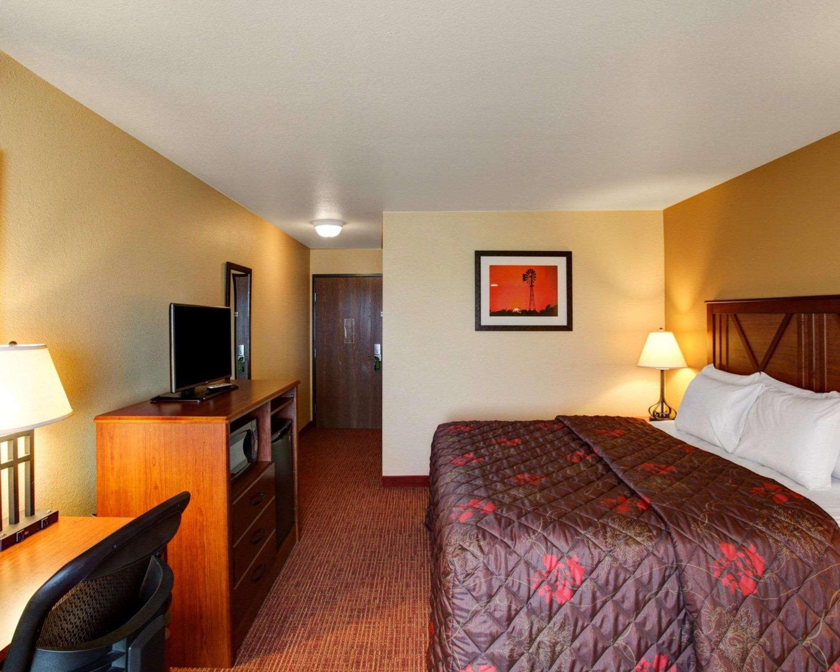 Rodeway Inn & Suites Phillipsburg Buitenkant foto